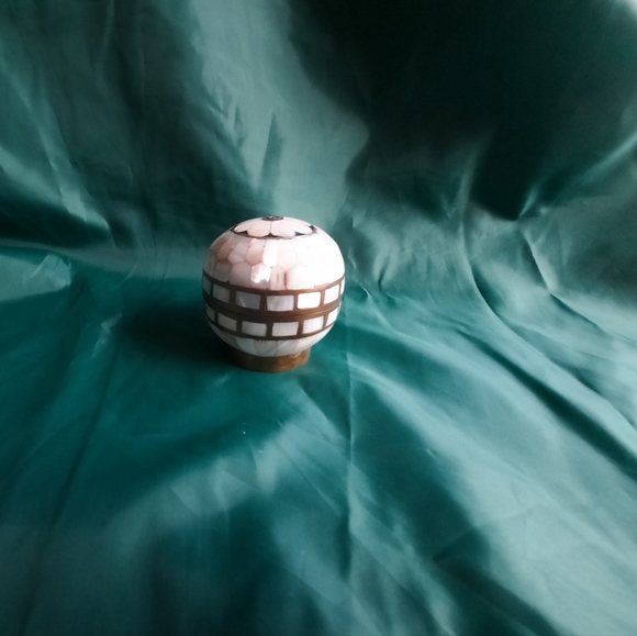 Vintage trinket boxes - Picture 8 of 12